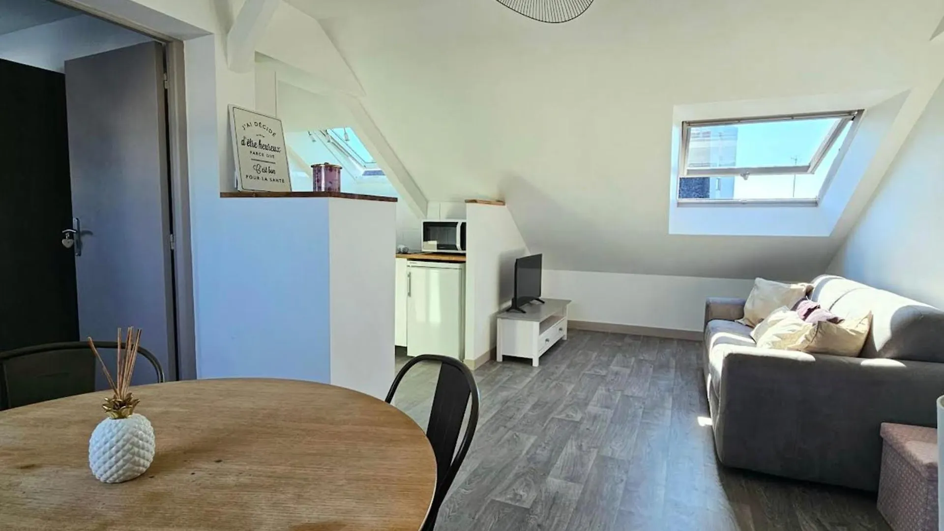 Apartment For 4 - Near Hypercentre Vannes 0*,